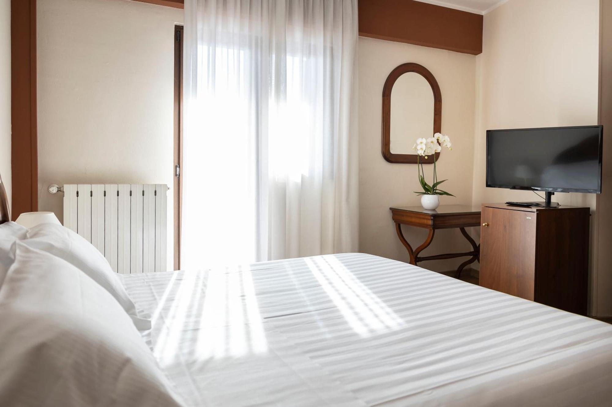 Grand Hotel Del Parco Pescasseroli Oda fotoğraf